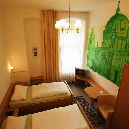 Hotel - Pension Am Schloss Bellevue Berlin Ruang foto