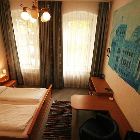 Hotel - Pension Am Schloss Bellevue Berlin Ruang foto