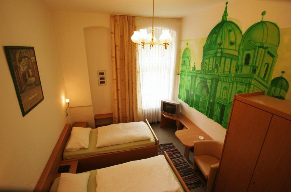 Hotel - Pension Am Schloss Bellevue Berlin Ruang foto